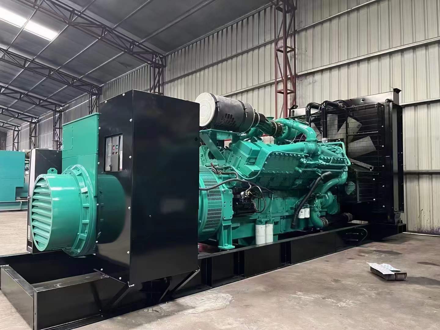 郎溪如何降低 800kW 柴油发电机输出电流的波动？