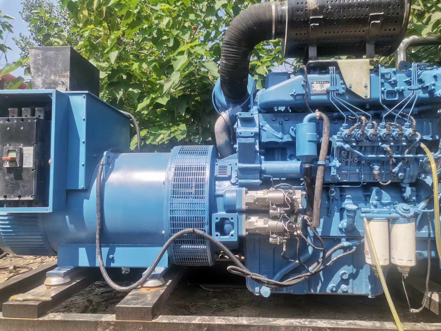 郎溪详细说明降低 800kW 柴油发电机输出电流波动的方法